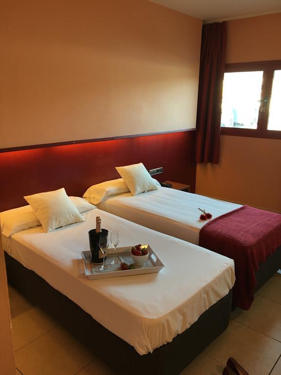 Hotel Jonquera Ла Хункера Стая снимка