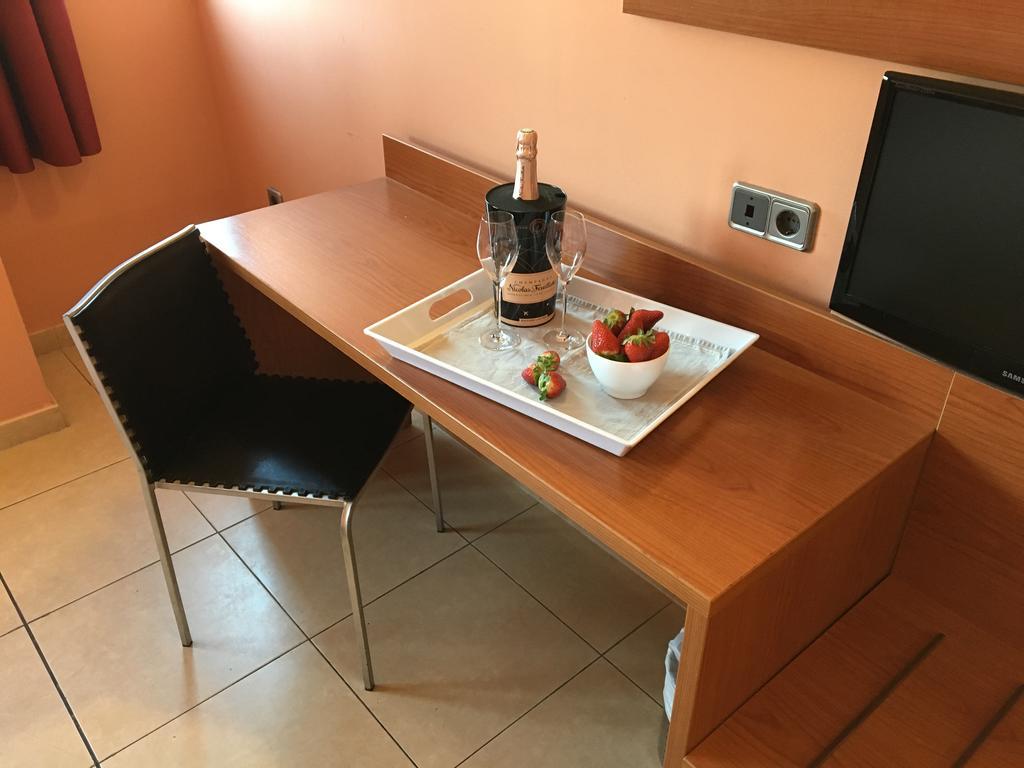 Hotel Jonquera Ла Хункера Стая снимка