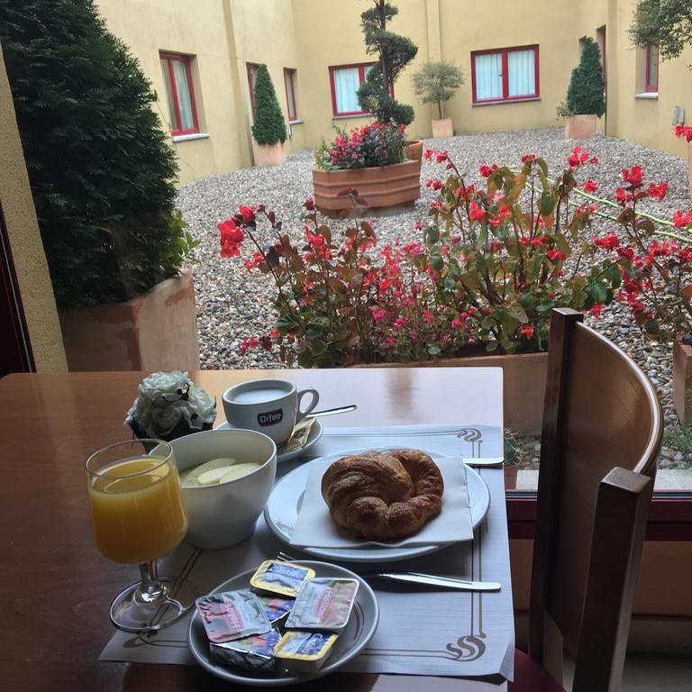Hotel Jonquera Ла Хункера Екстериор снимка